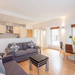 The Edmonstone's Close Apartment Edinburgh